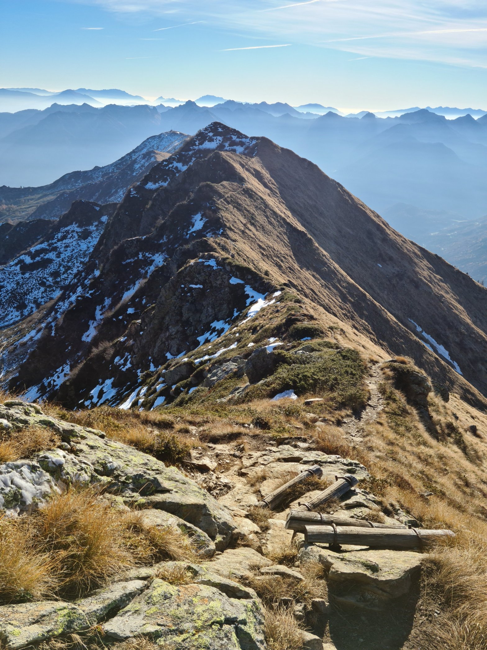 La cresta dal Monte Cengledino ai Laghi di Valbona