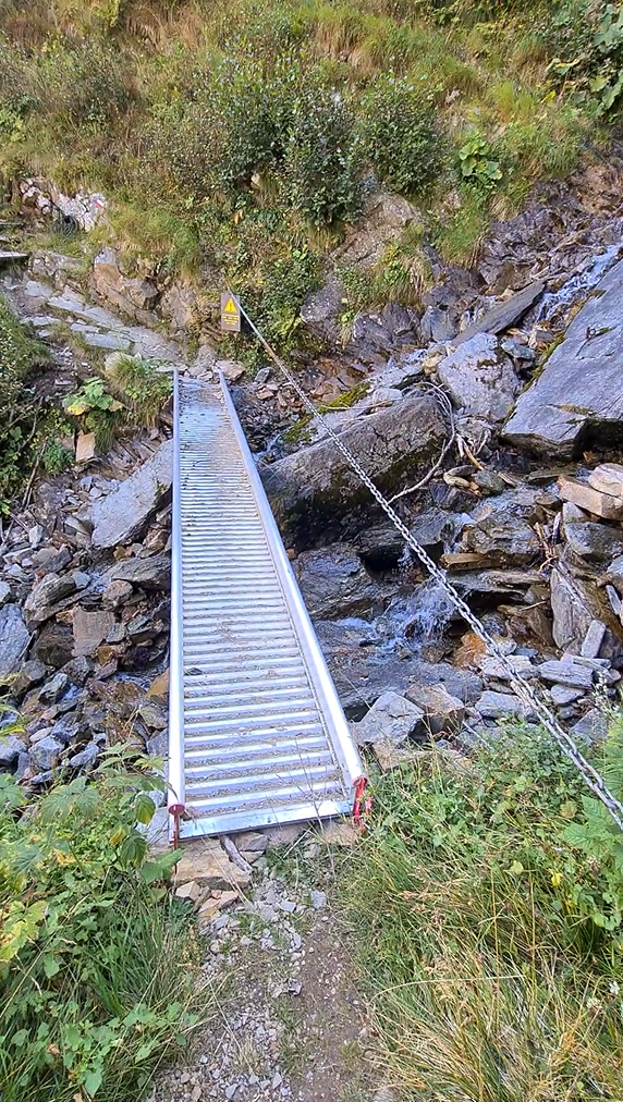 Nuovo ponticello sul sentiero per Bait Campisol nel 2021