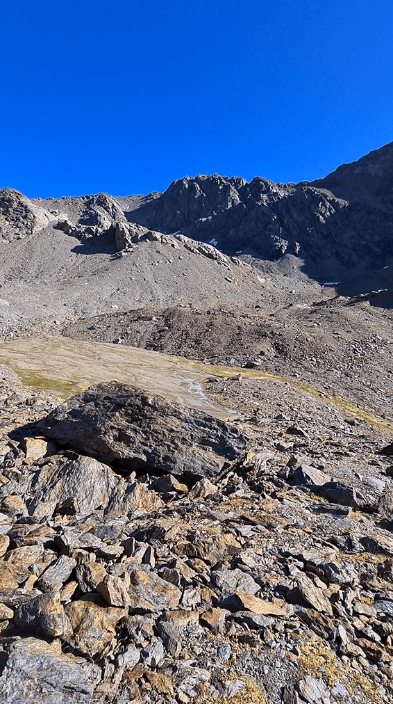 Sentiero verso Cima Sternai imboccato per errore dal giro dei laghi