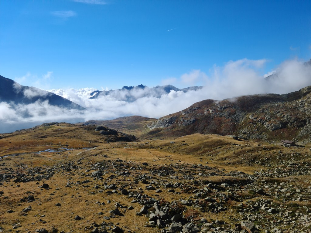 Alta Val di Saènt lungo il percorso verso il Rifugio Dorigoni